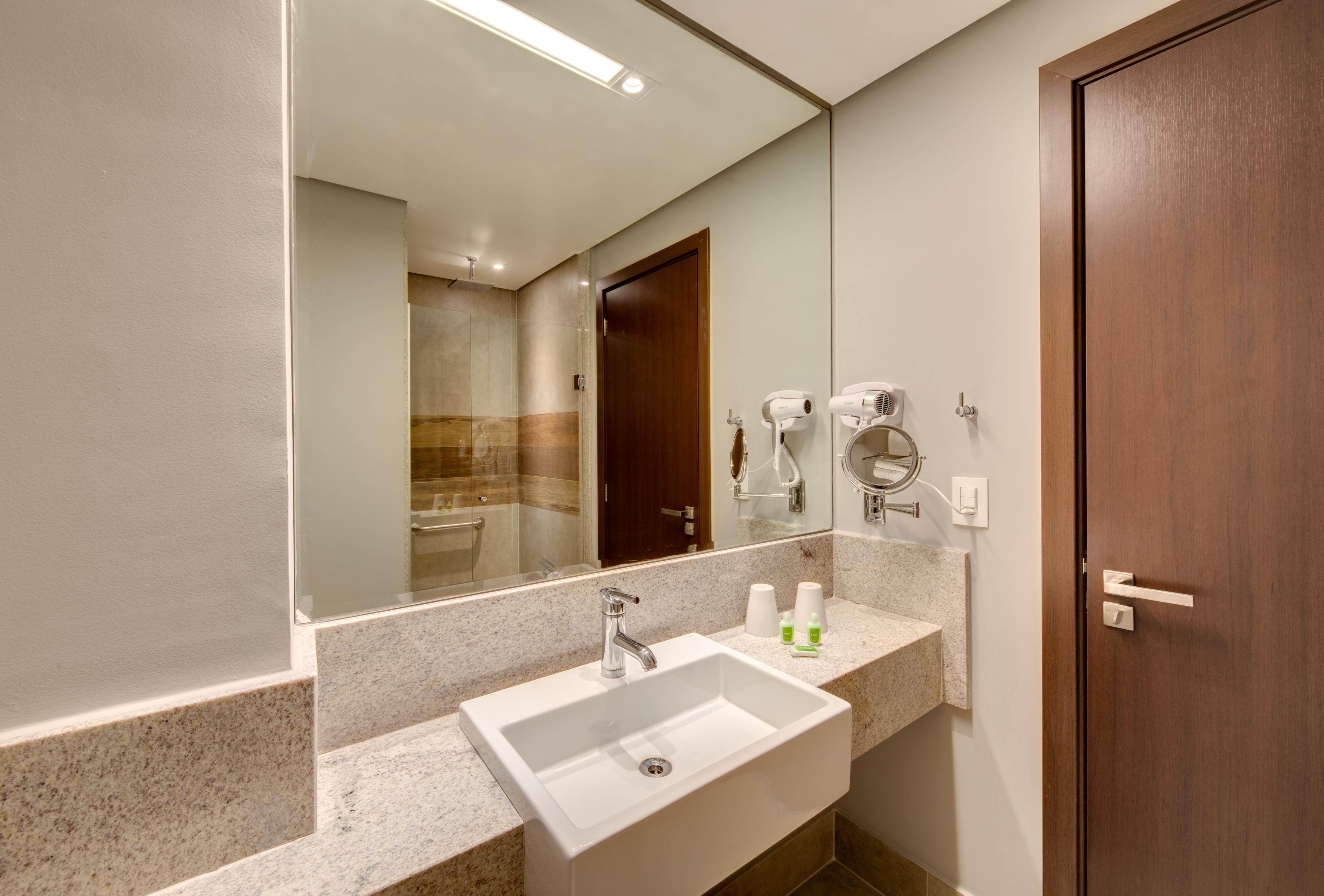 Linx Confins Hotel Екстериор снимка