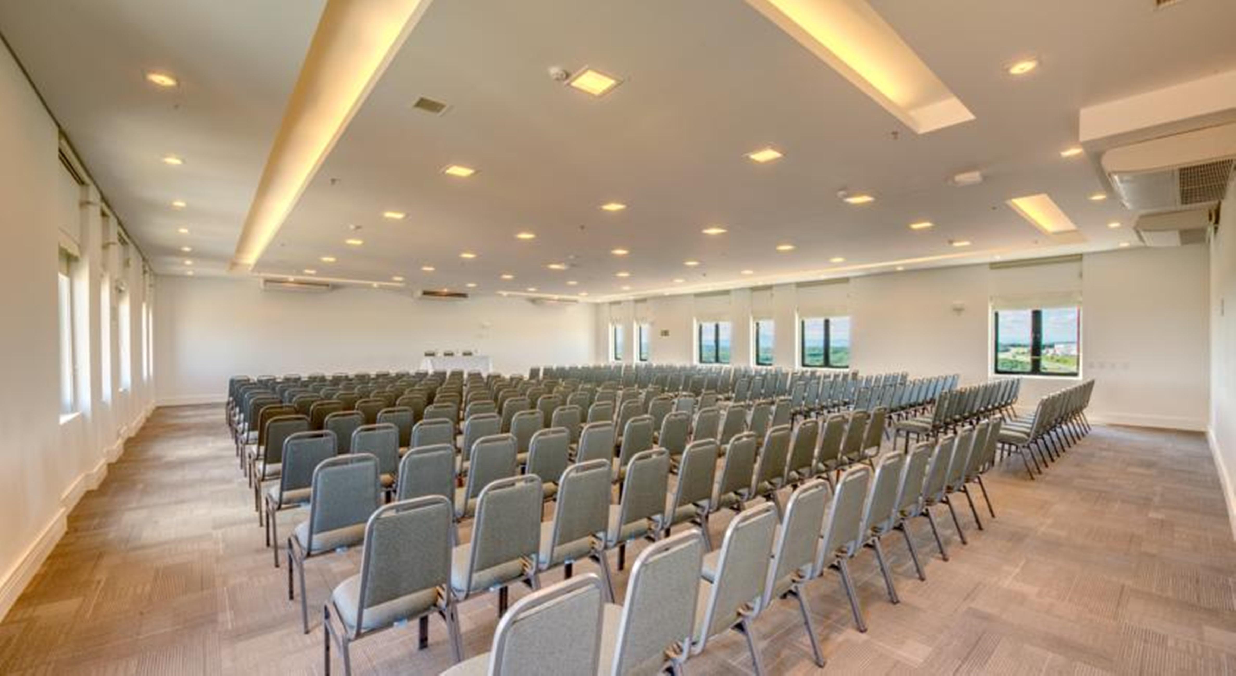 Linx Confins Hotel Екстериор снимка