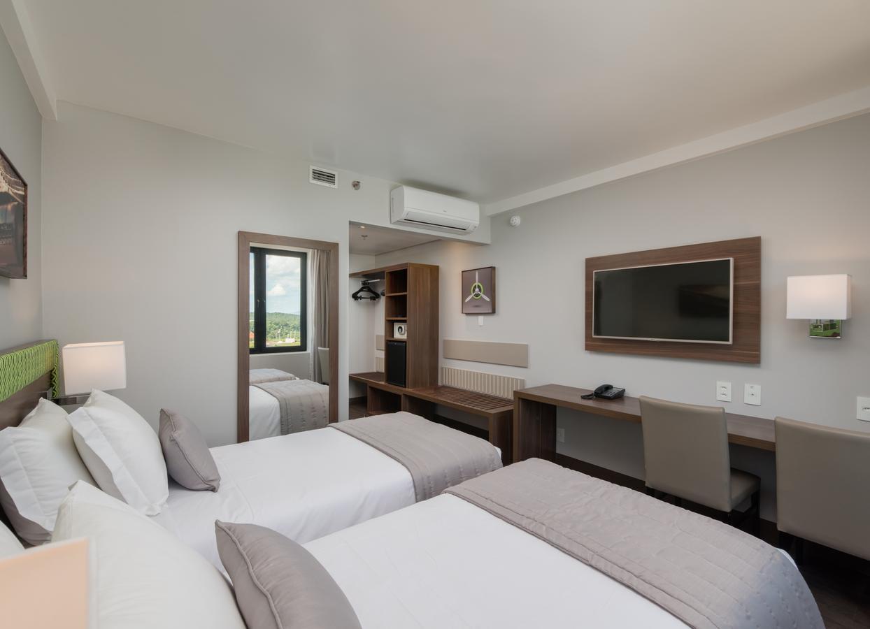 Linx Confins Hotel Екстериор снимка