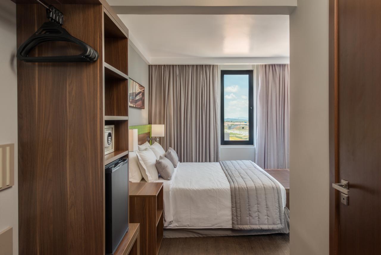 Linx Confins Hotel Екстериор снимка