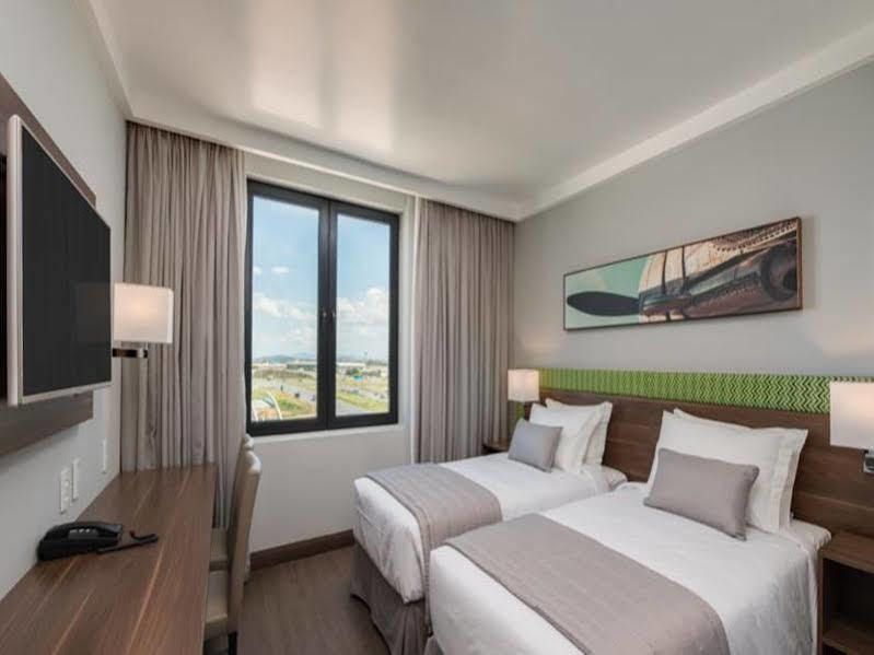 Linx Confins Hotel Екстериор снимка