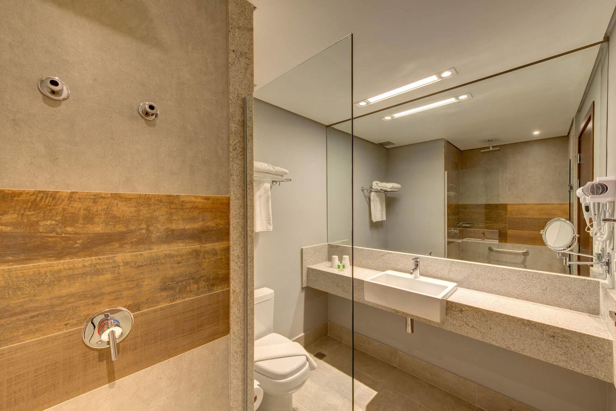 Linx Confins Hotel Екстериор снимка