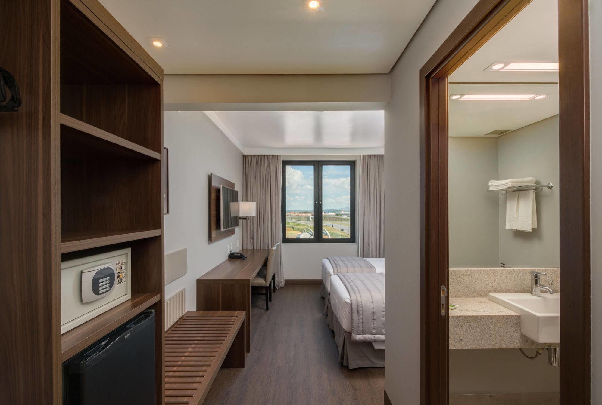 Linx Confins Hotel Екстериор снимка