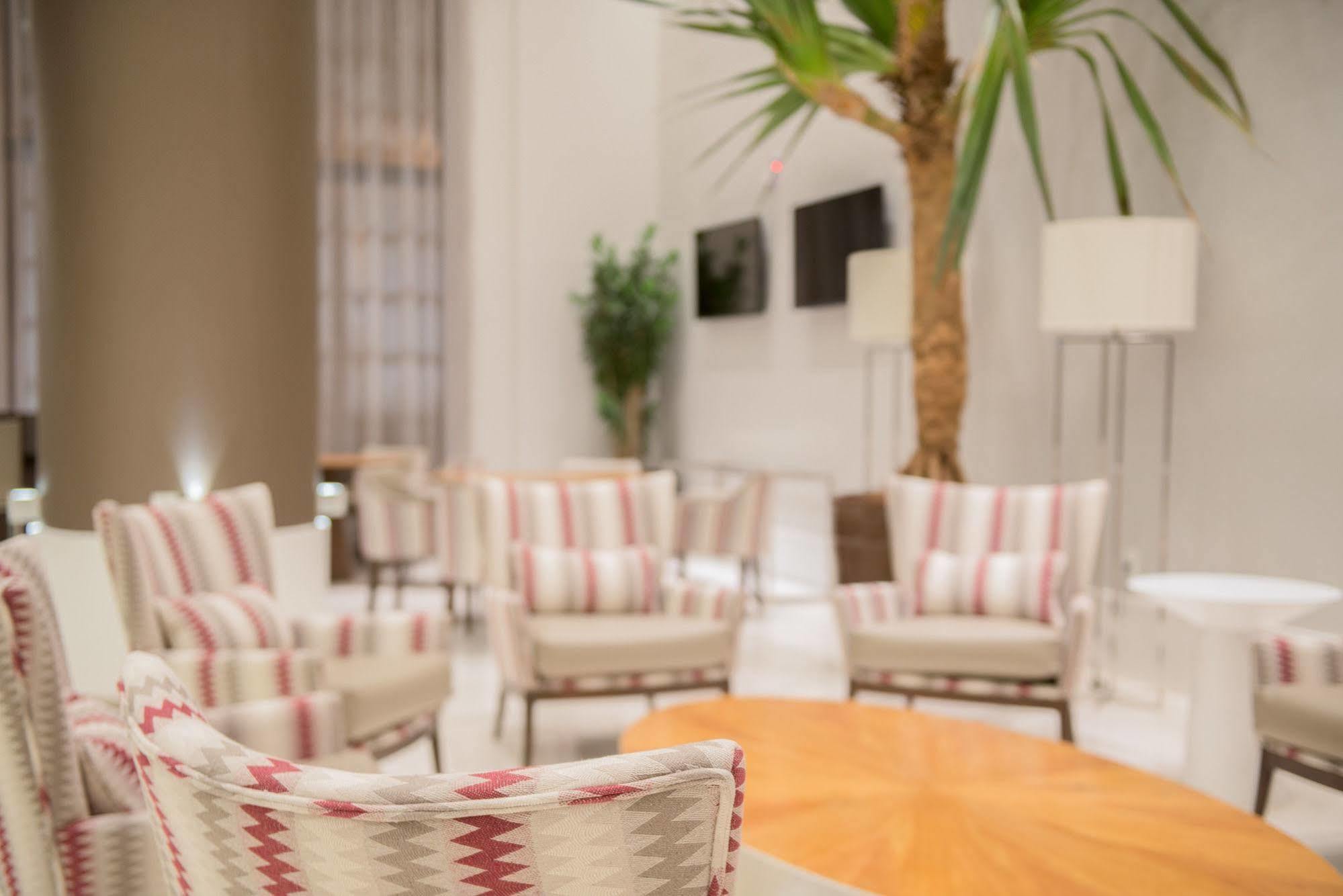 Linx Confins Hotel Екстериор снимка