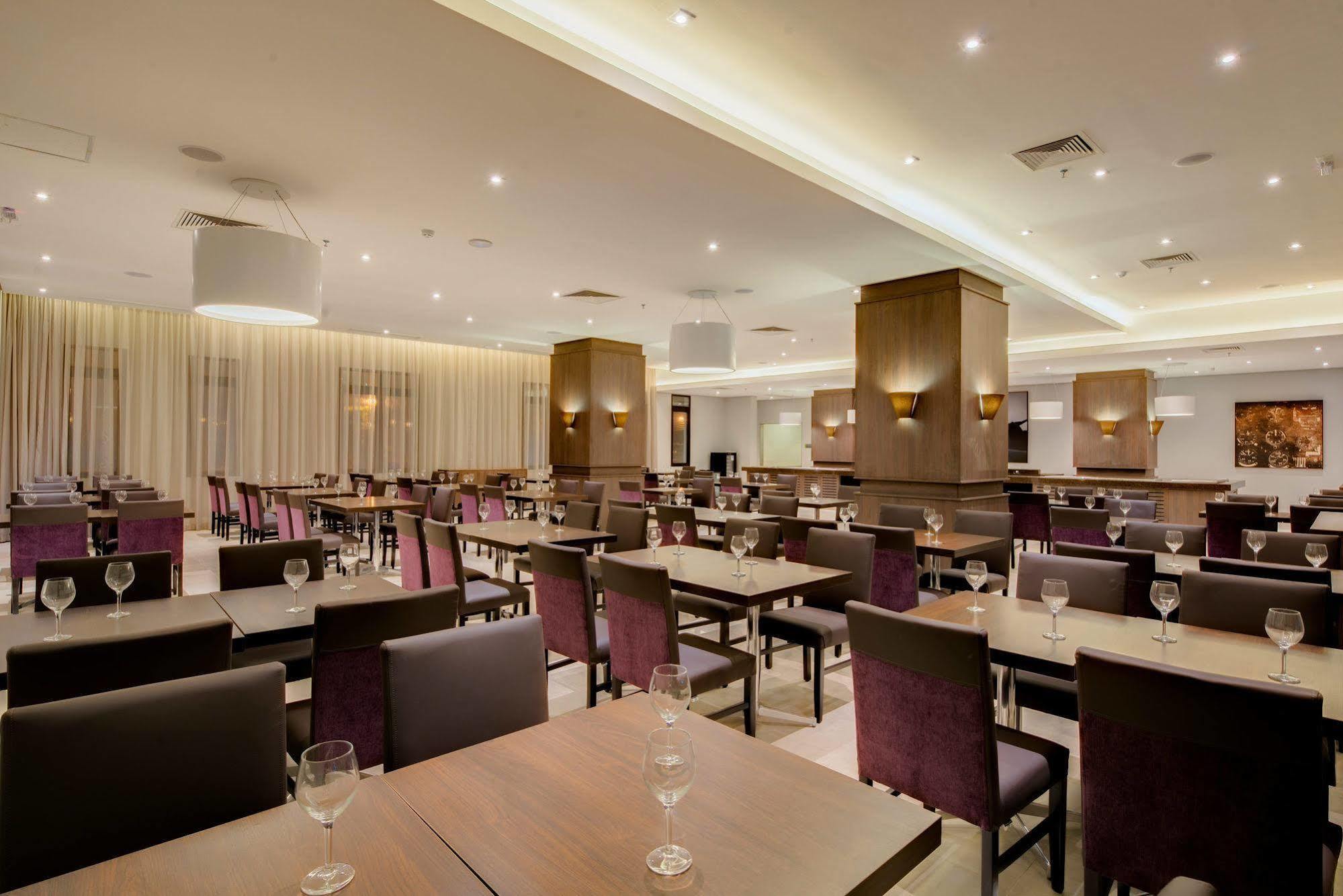 Linx Confins Hotel Екстериор снимка