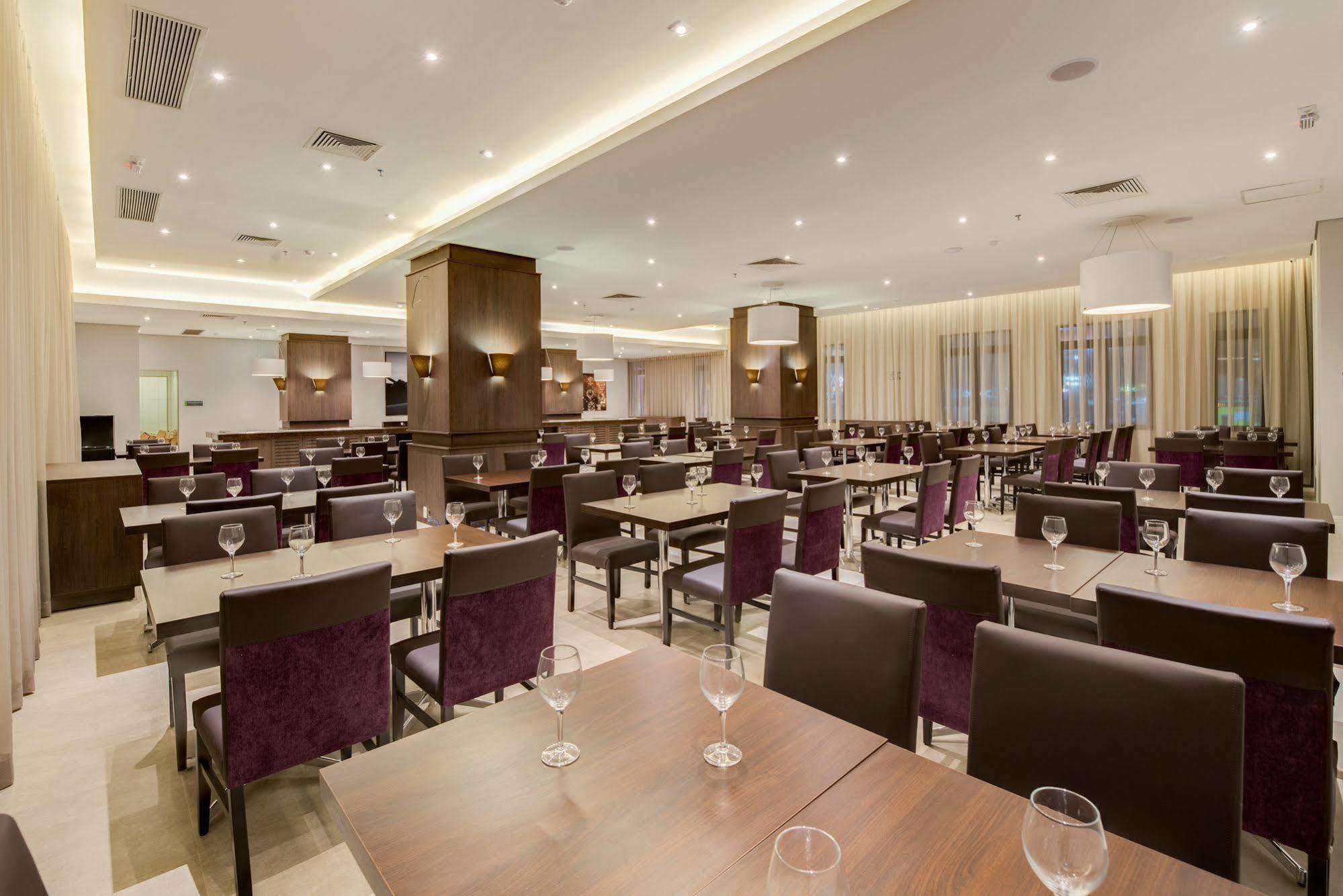Linx Confins Hotel Екстериор снимка
